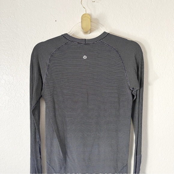 Lululemon Run: Swiftly Tech Long Sleeve Crew top size 8 - Picture 11 of 11